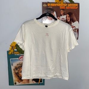 embroidered cropped tee !!